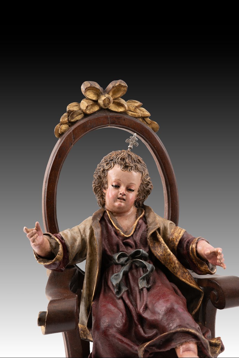 Enfant Jésus sur un trône. Bois, terre cuite, tissu. École espagnole, XVIIIe siècle et après.-photo-3