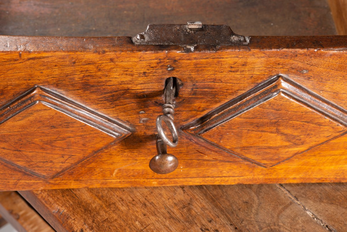 Table. Wood, Iron. Guadalajara Region, Spain, 17th Century. -photo-5