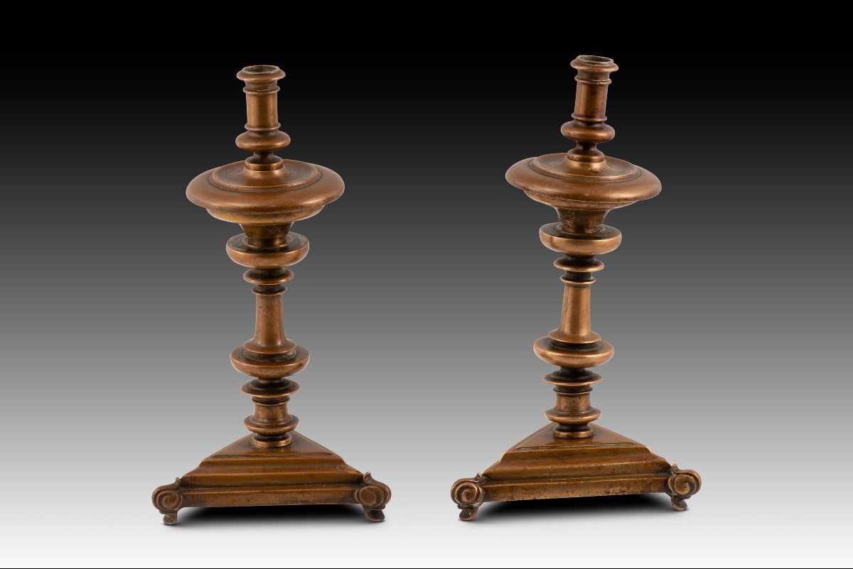 Pair Of Candlesticks That Can Be Converted Into Candelabras. Bronze. Spanish School, 17th Century. 