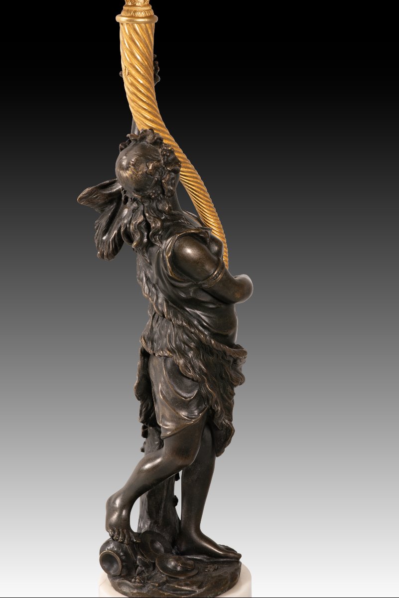Paire de bougeoirs. Marbre, bronze doré et patiné. D’après des modèles de Clodion -photo-3