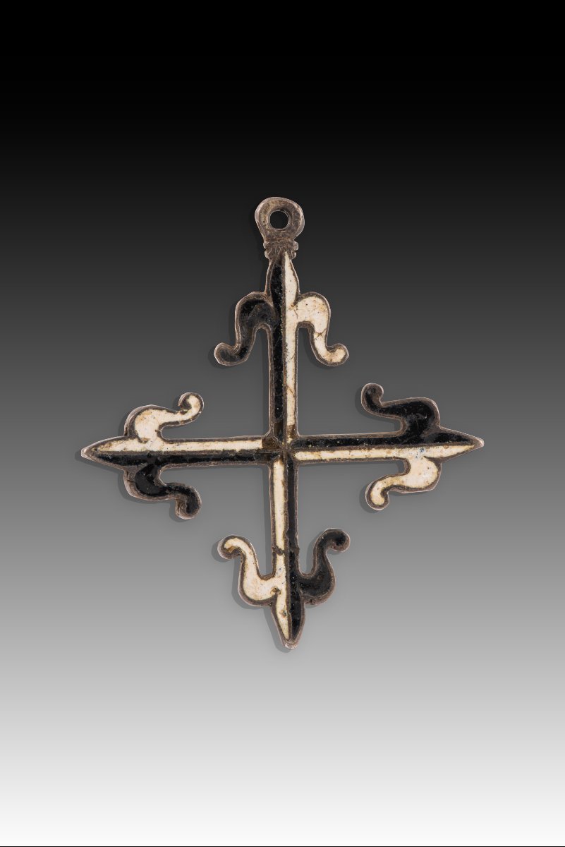 Croix de l'Ordre des Prêcheurs ou habit de saint Dominique. Bronze doré, émail. XVIIe siècle.-photo-2