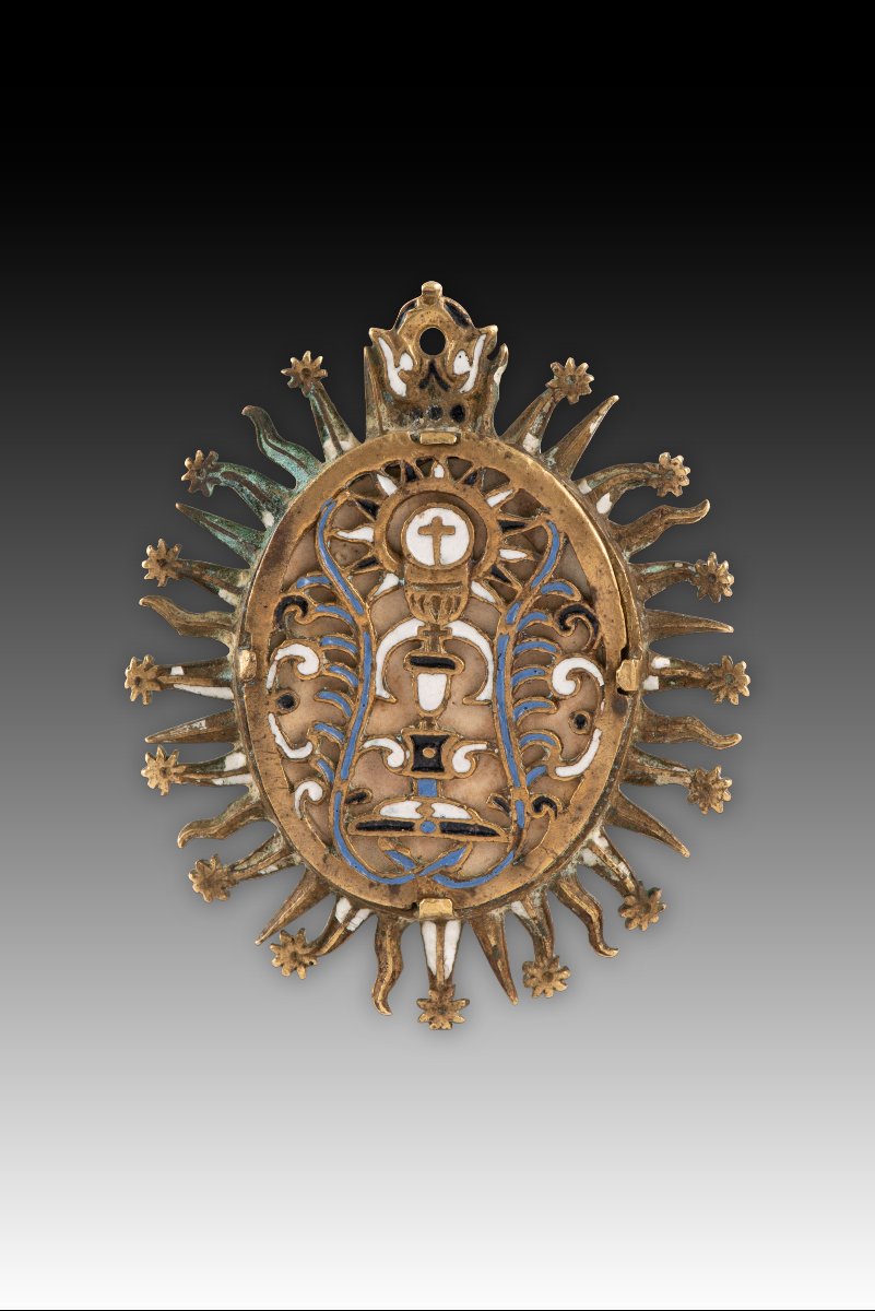 Pendentif de dévotion ; Notre-Dame de la Porte. Bronze, émail,  etc. École espagnole, XVII s-photo-2
