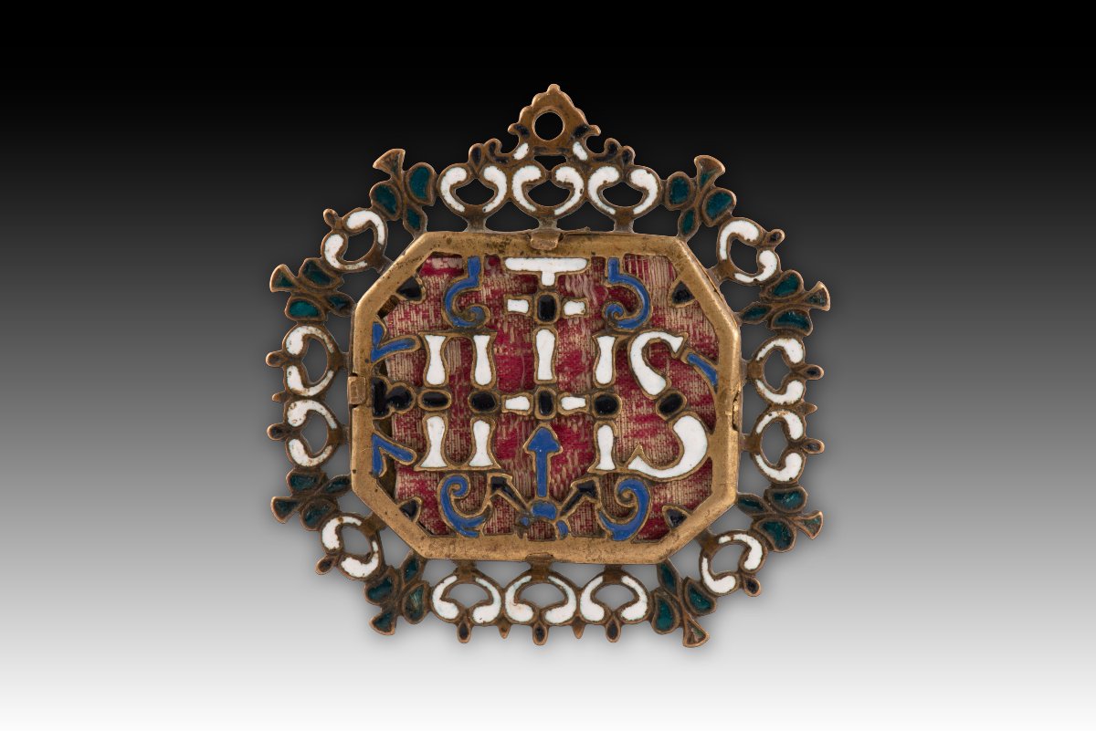 Pendentif de dévotion ou plaque de confrérie. Bronze, émail, etc. Espagne, XVIIe siècle.-photo-2
