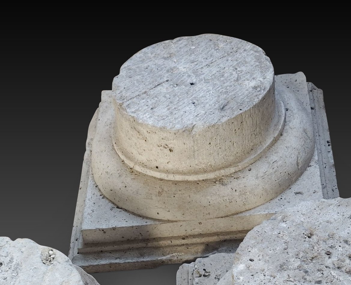 Socle de colonne. Pierre. XVIIe siècle. Prix à l'unité, trois exemplaires disponibles.-photo-3