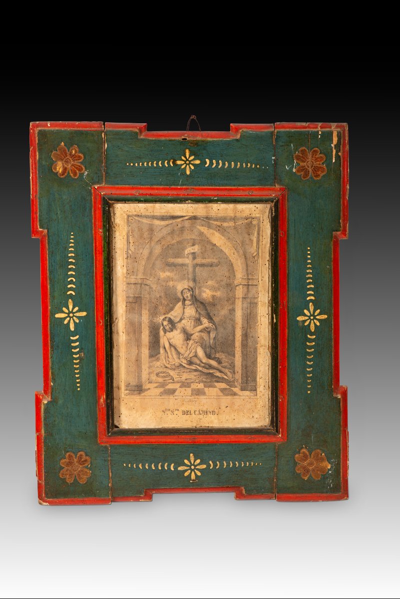 Frame With A Pietà. Polychrome Wood, Engraving. 18th And 19th Centuries.