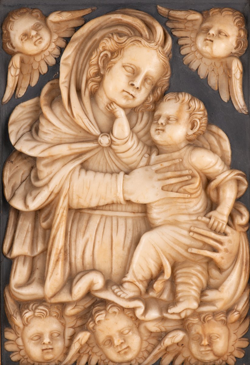 La Vierge à l'Enfant. Alabâtre sculpté. Attribué à PARDO, Gregorio (1513-1552). -photo-2