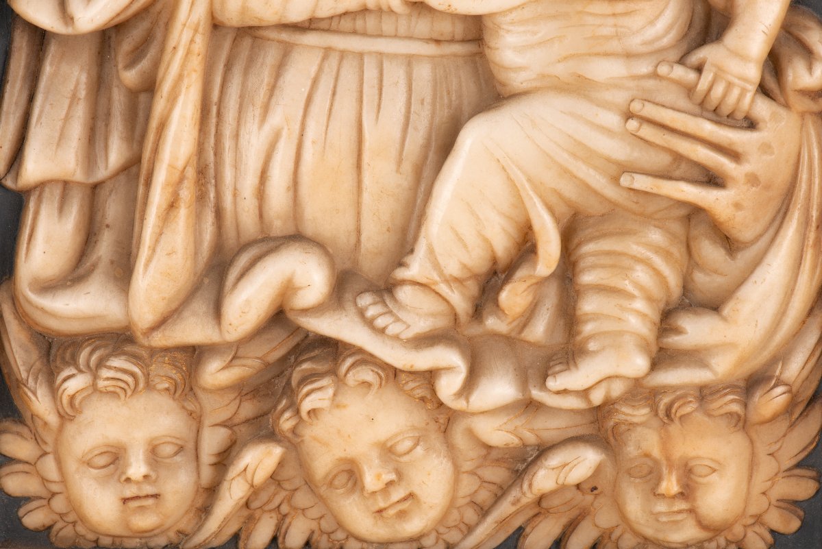 La Vierge à l'Enfant. Alabâtre sculpté. Attribué à PARDO, Gregorio (1513-1552). -photo-1