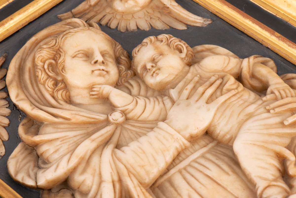 La Vierge à l'Enfant. Alabâtre sculpté. Attribué à PARDO, Gregorio (1513-1552). -photo-3