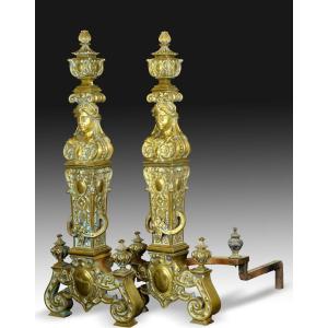 Paire De Chenets Avec Protection De Cheminée En Bronze. France, XIXe Siècle.  