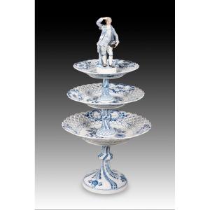  Pièce maîtresse. Porcelaine émaillée. Meissen, Allemagne, probablement seconde moitié du XIXe 