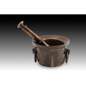  Mortar With Pestle. Bronze. 16th Century. 