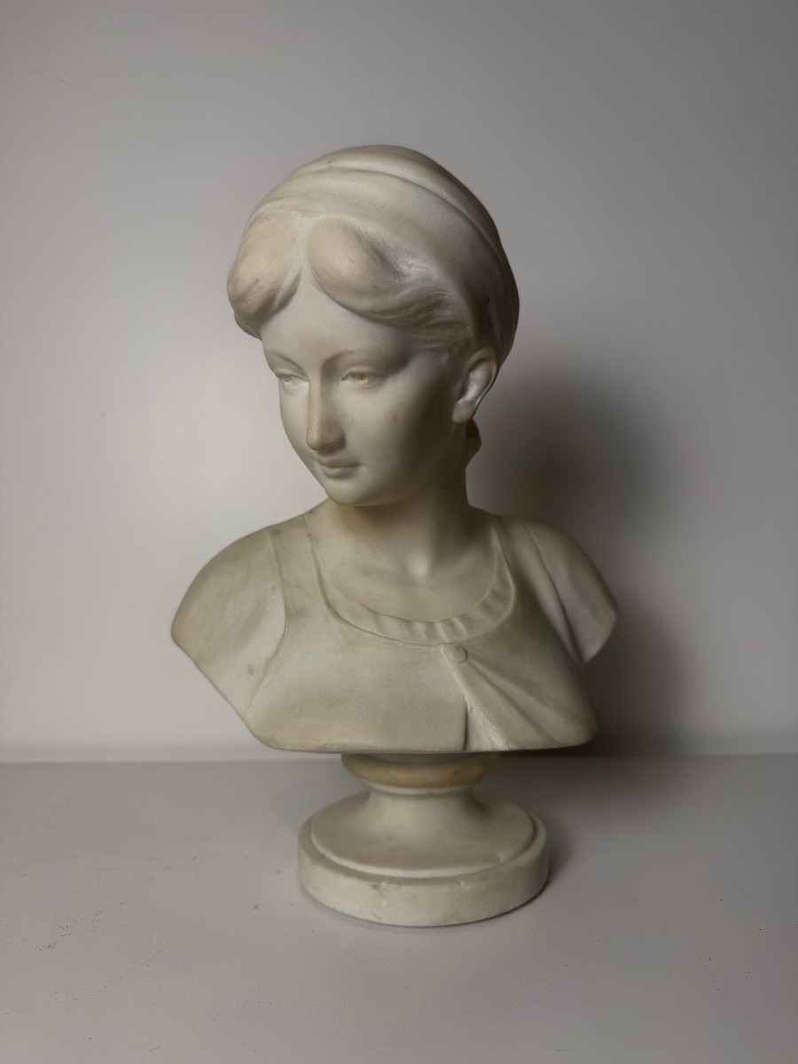 Sculpture Depicting The Bust Of A Young Woman - 19th Century-photo-2