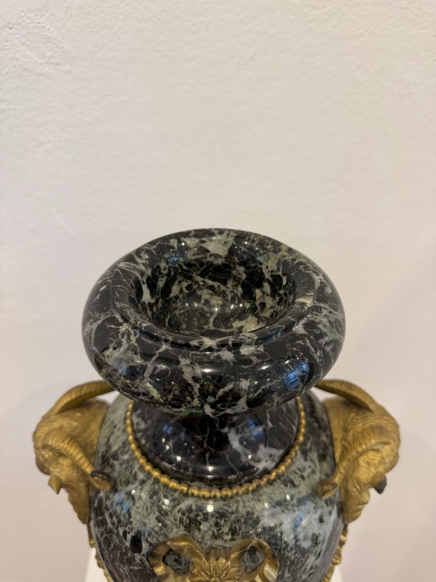 Vase ornemental en marbre vert et bronze doré - France, XIXe siècle-photo-1
