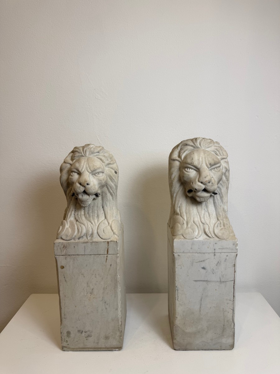 Paire de lions florentins en marbre blanc de Carrare - fin du XIXe siècle-photo-3