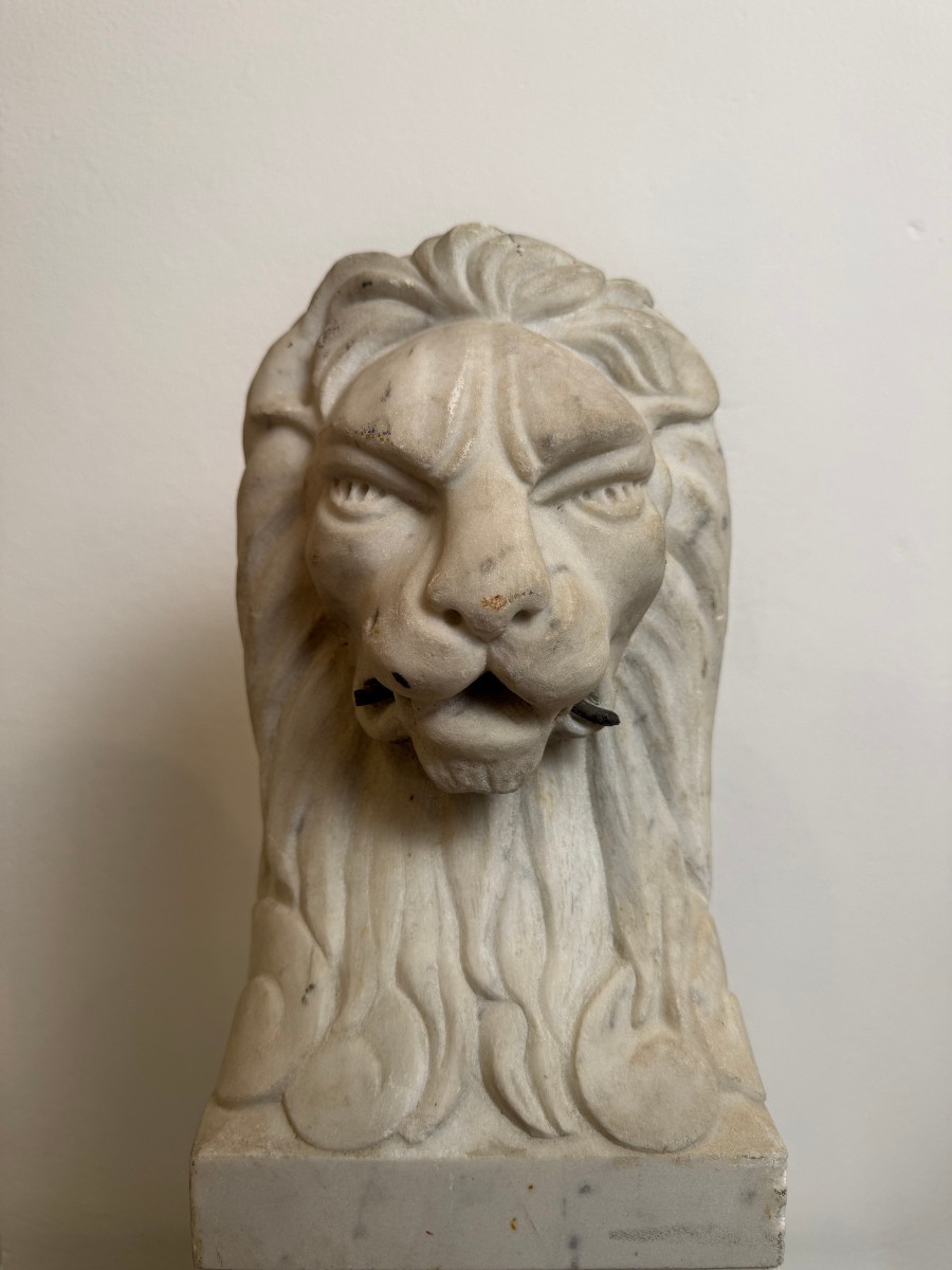 Paire de lions florentins en marbre blanc de Carrare - fin du XIXe siècle-photo-4