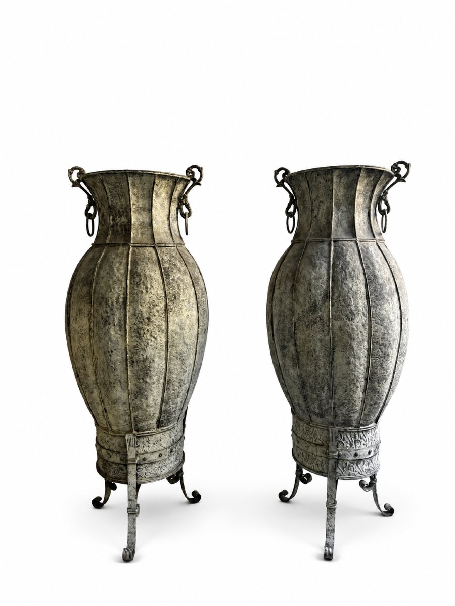 Pair Of Decorative Copper Amphorae - 20th Century