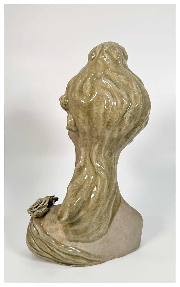 Buste féminin en terre cuite peinte, France, première moitié du XXe siècle-photo-3