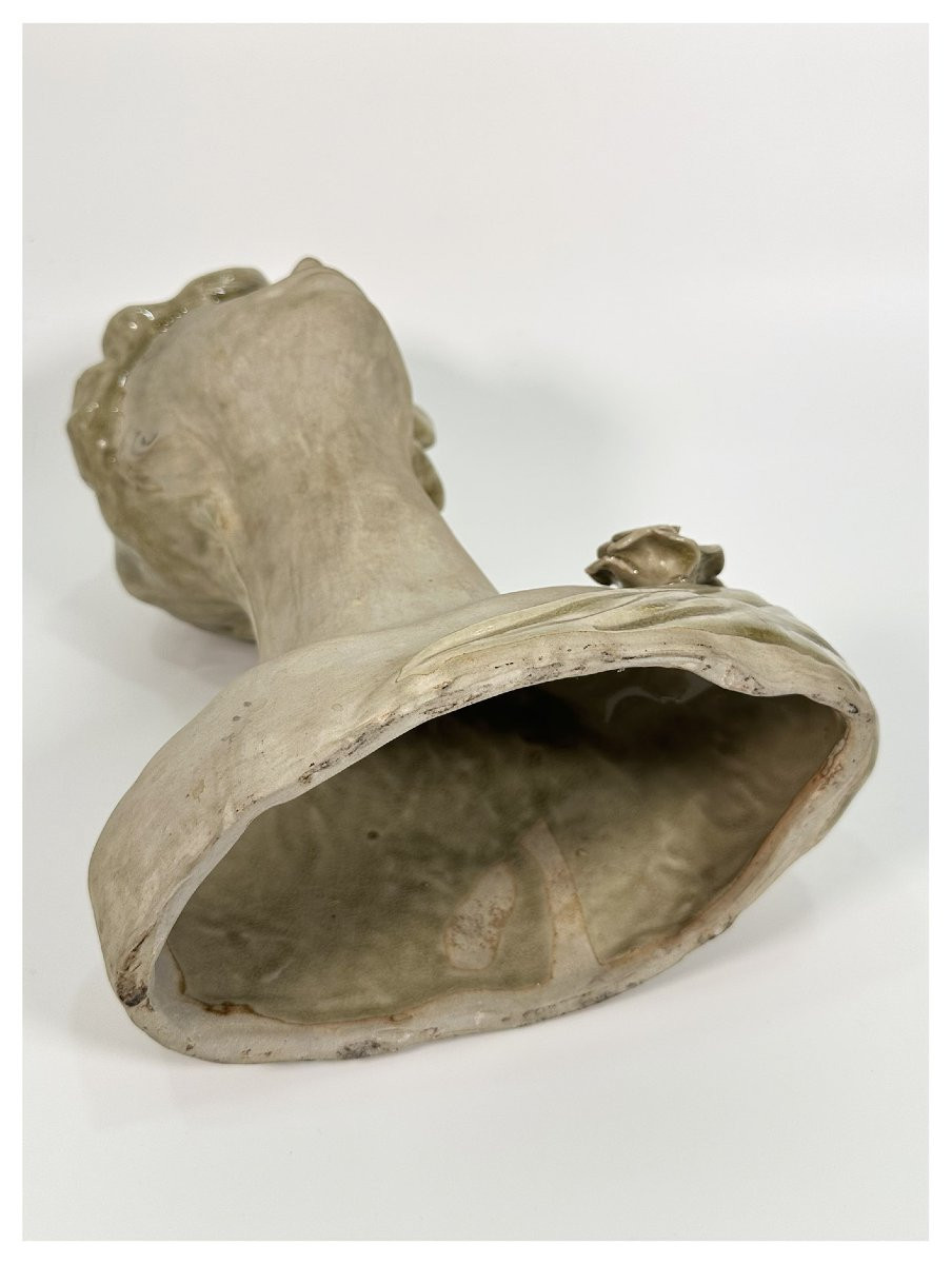 Buste féminin en terre cuite peinte, France, première moitié du XXe siècle-photo-2