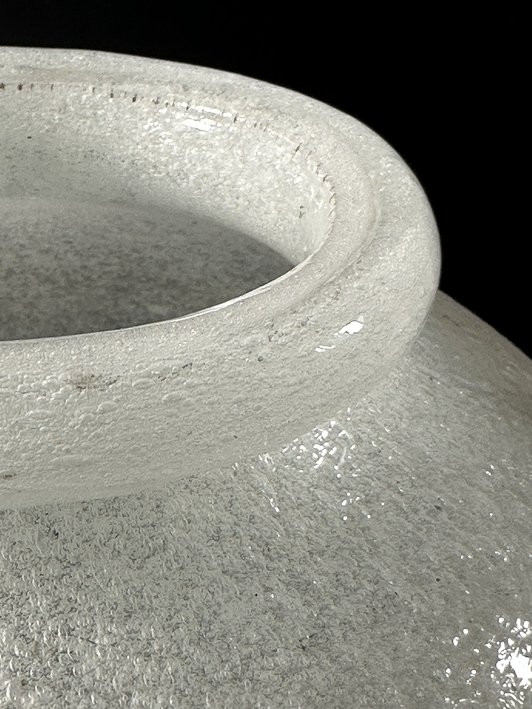 AVEM – ARTE VETRARIA MURANESE  Vase pulegoso - Verre soufflé blanc orné de détails appliqués-photo-2