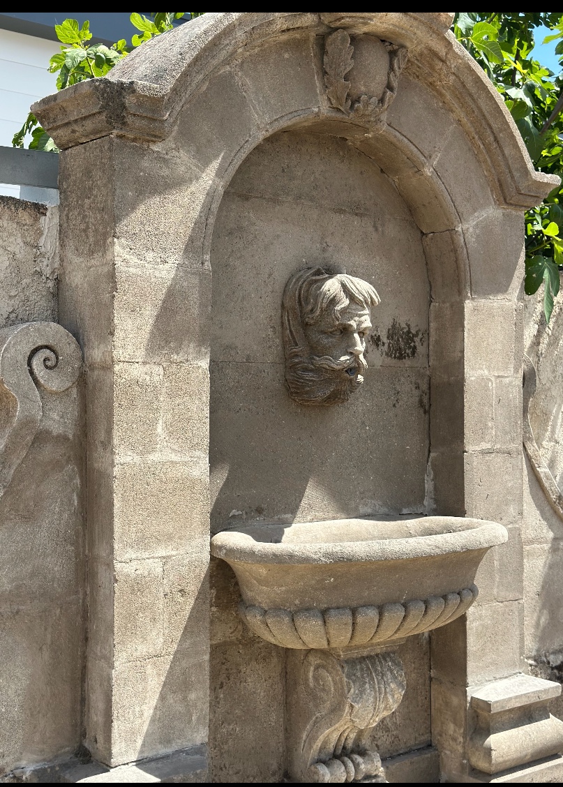 Monumental Park Fountain In Stone-photo-2
